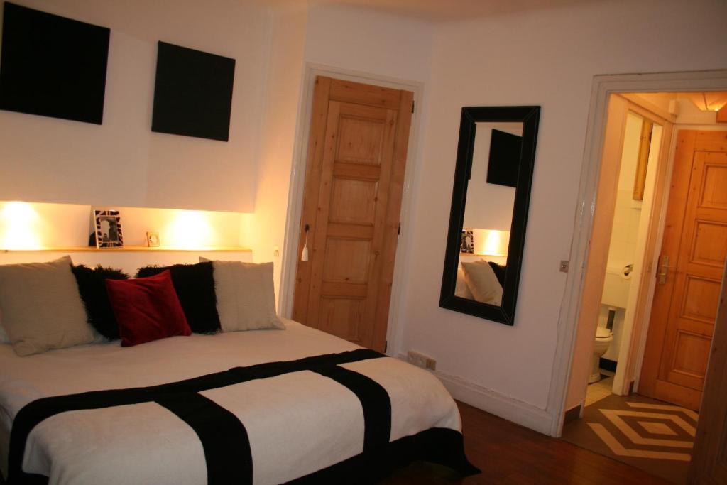 Chalet In Megeve Bed & Breakfast Room photo