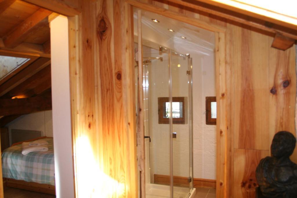Chalet In Megeve Bed & Breakfast Room photo