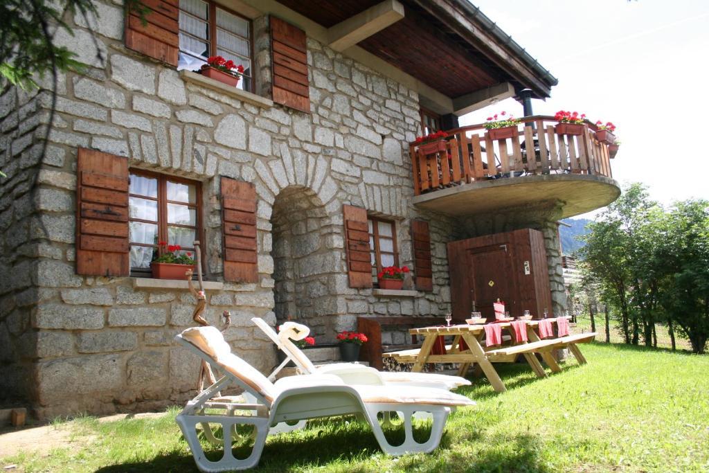 Chalet In Megeve Bed & Breakfast Exterior photo